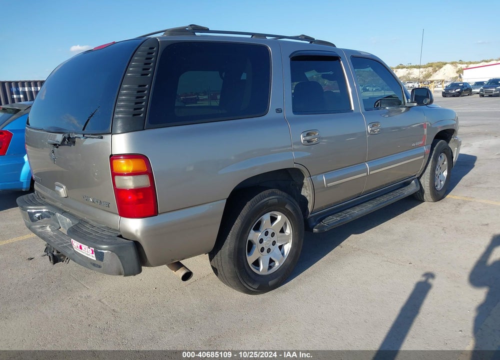 2001 CHEVROLET TAHOE LT VIN: 1GNEC13T41R122082