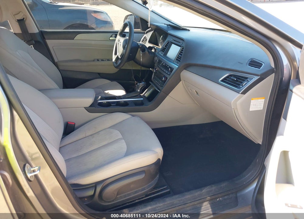 2017 HYUNDAI SONATA HYBRID SE VIN: KMHE24L35HA068776