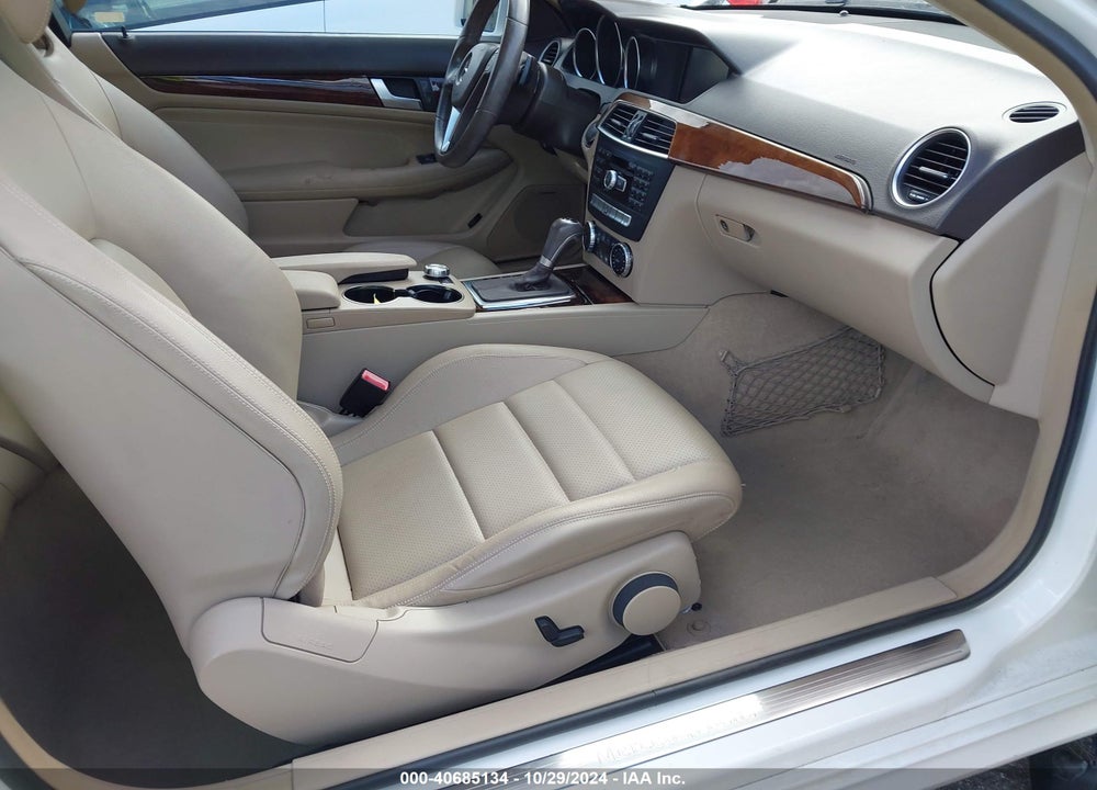2014 MERCEDES-BENZ C 250 VIN: WDDGJ4HB6EG191551