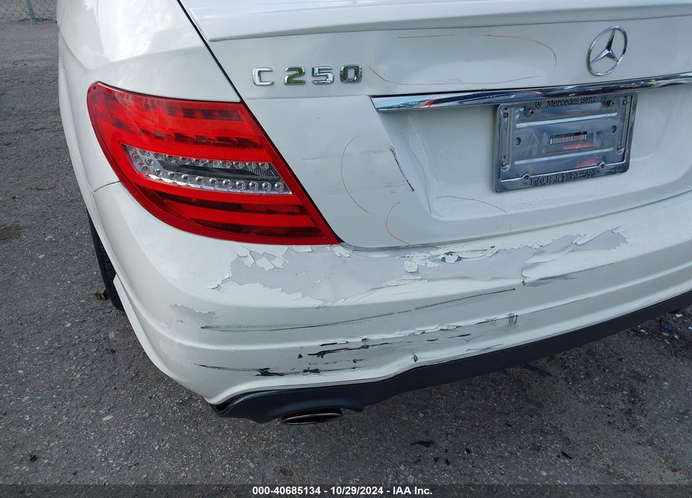 2014 MERCEDES-BENZ C 250 VIN: WDDGJ4HB6EG191551