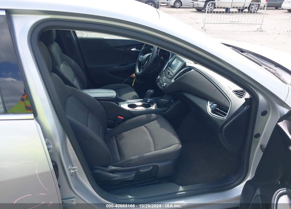 2018 CHEVROLET MALIBU LT VIN: 1G1ZD5ST5JF269893