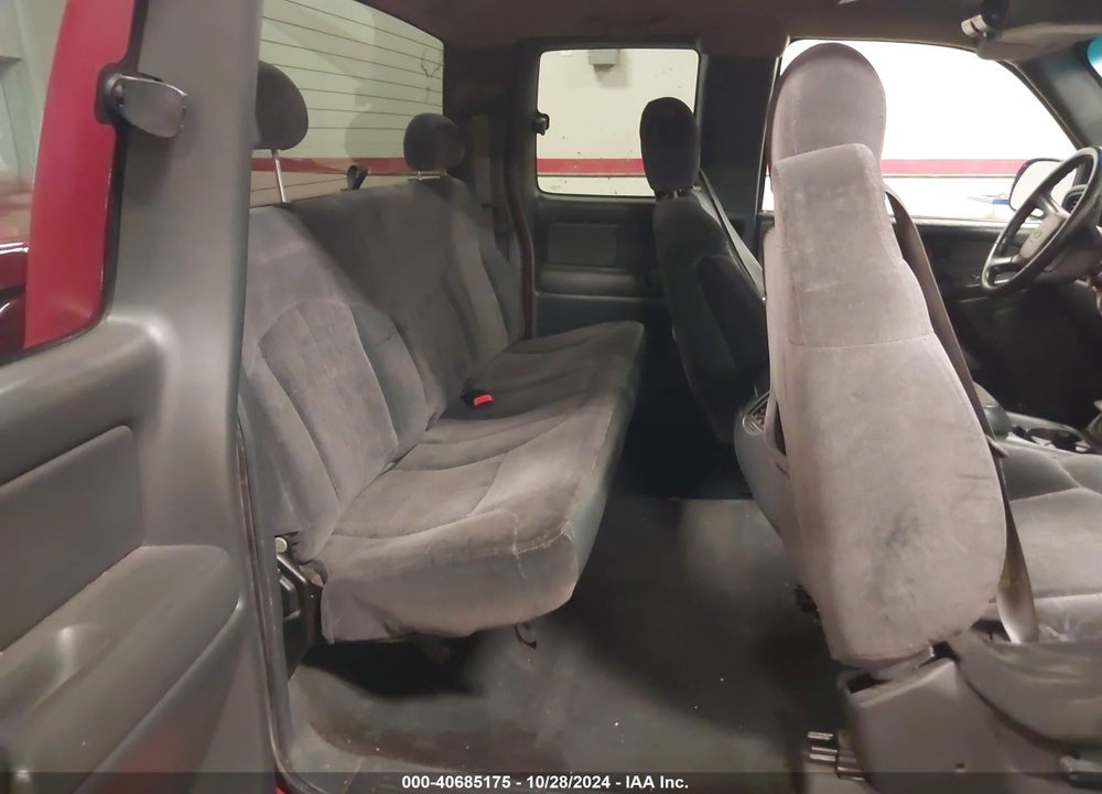 2001 CHEVROLET SILVERADO 1500 LS VIN: 2GCEK19T311306859