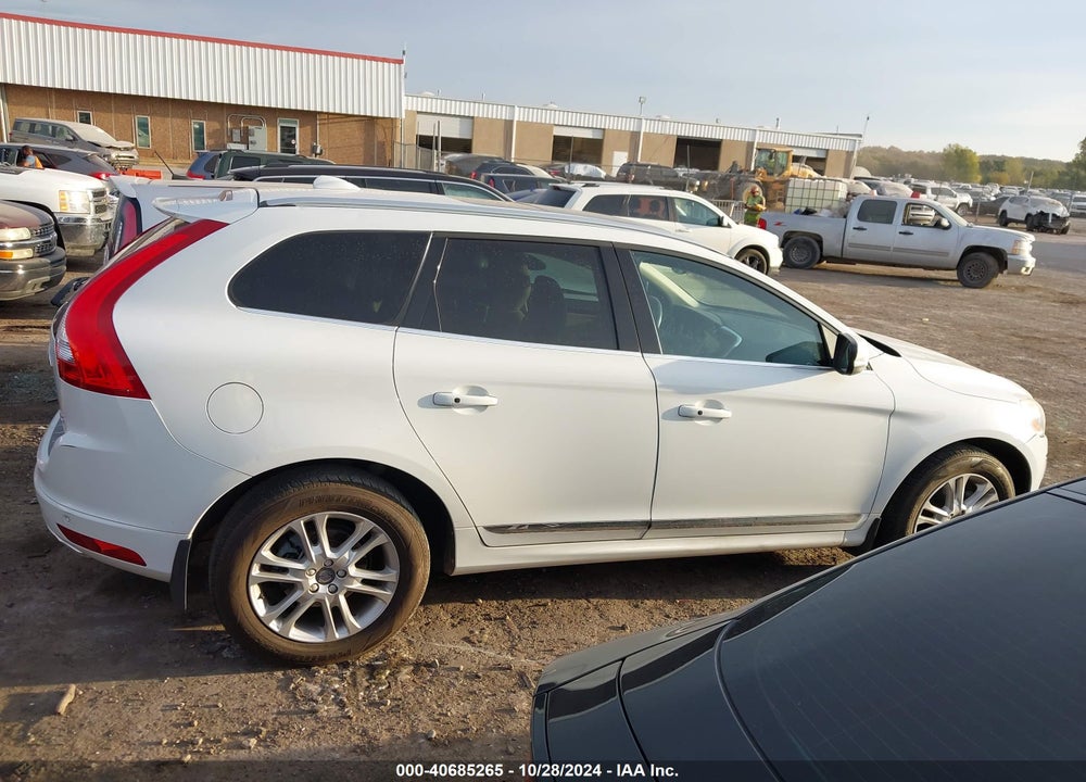 2016 VOLVO XC60 T5 DRIVE-E PREMIER VIN: YV440MDK2G2914038