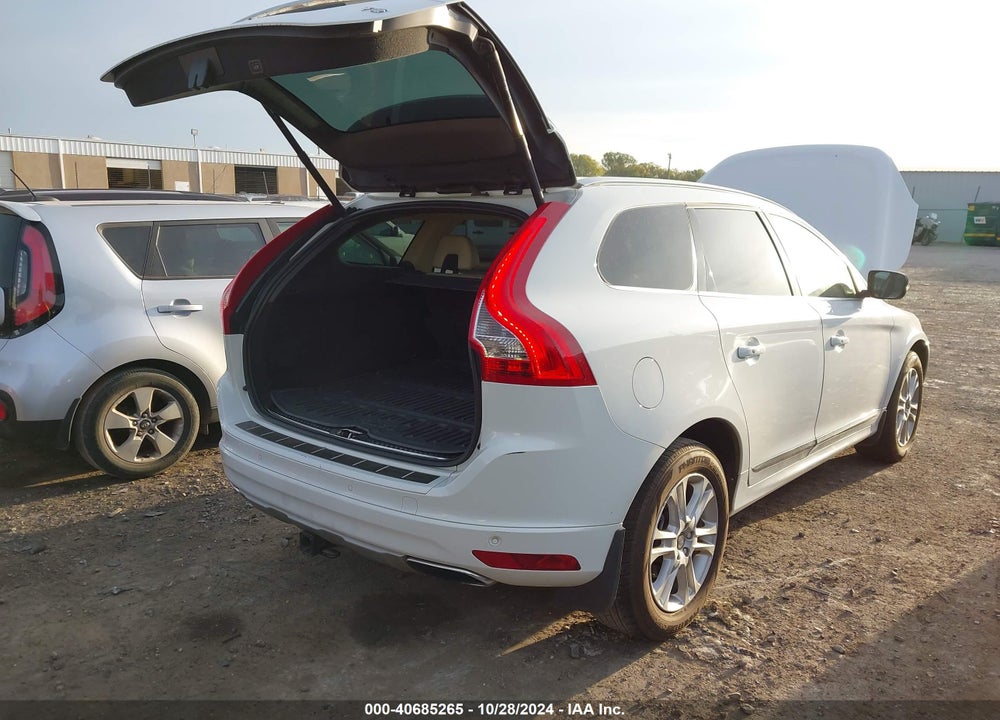 2016 VOLVO XC60 T5 DRIVE-E PREMIER VIN: YV440MDK2G2914038