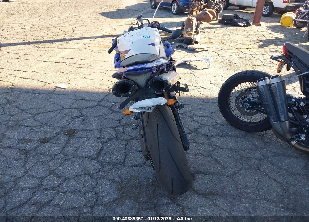 2014 YAMAHA YZFR1 C VIN: JYARN23Y3EA004255
