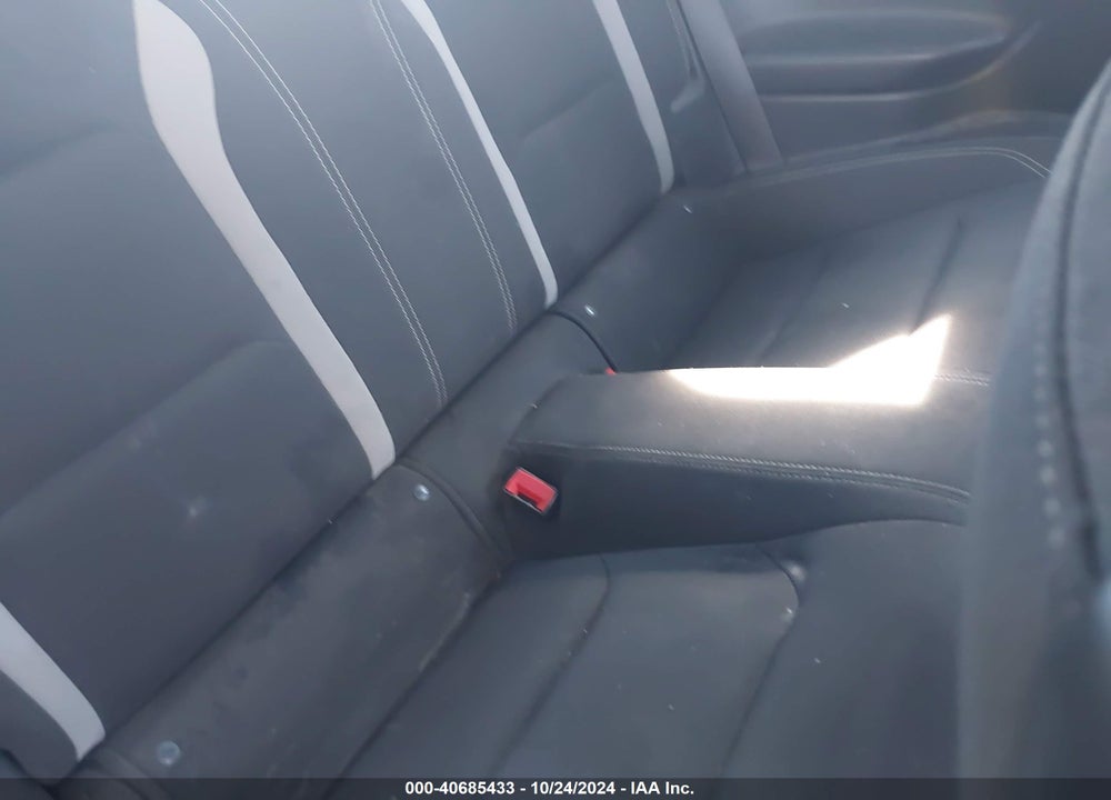 2019 CHEVROLET CAMARO 1LT VIN: 1G1FB1RS5K0109421
