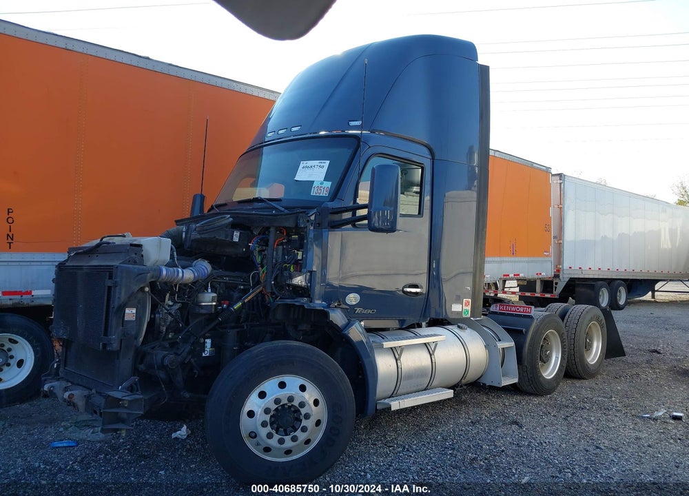 2020 KENWORTH T680 VIN: 1XKYDP9X7LJ407381
