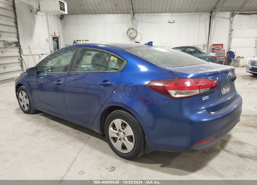 2017 KIA FORTE VIN: 3KPFK4A79HE031631