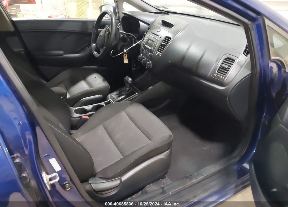 2017 KIA FORTE VIN: 3KPFK4A79HE031631