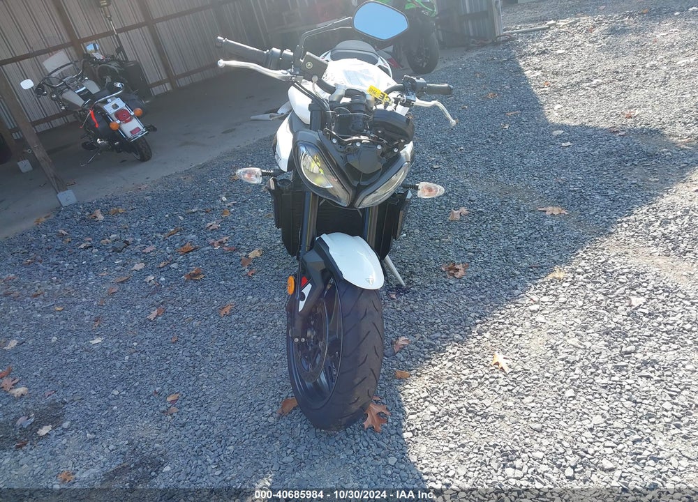 2024 TRIUMPH MOTORCYCLE STREET TRIPLE 765 R VIN: SMTA604S7RTBL1120