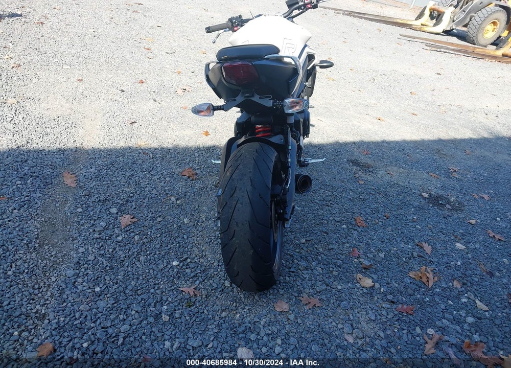 2024 TRIUMPH MOTORCYCLE STREET TRIPLE 765 R VIN: SMTA604S7RTBL1120
