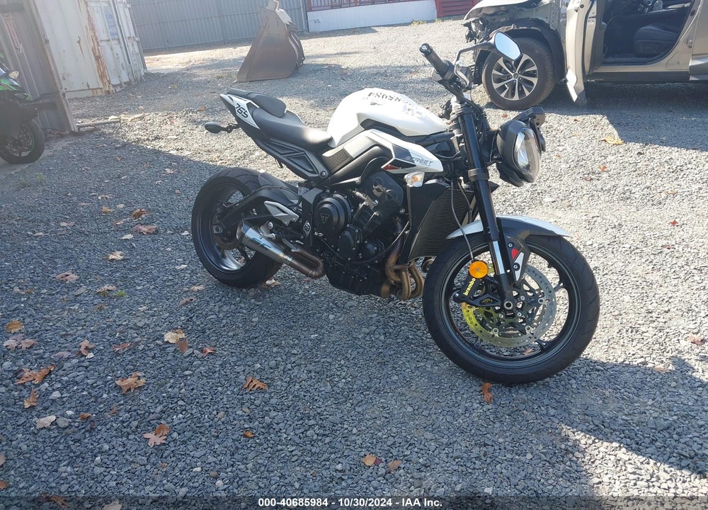 2024 TRIUMPH MOTORCYCLE STREET TRIPLE 765 R VIN: SMTA604S7RTBL1120