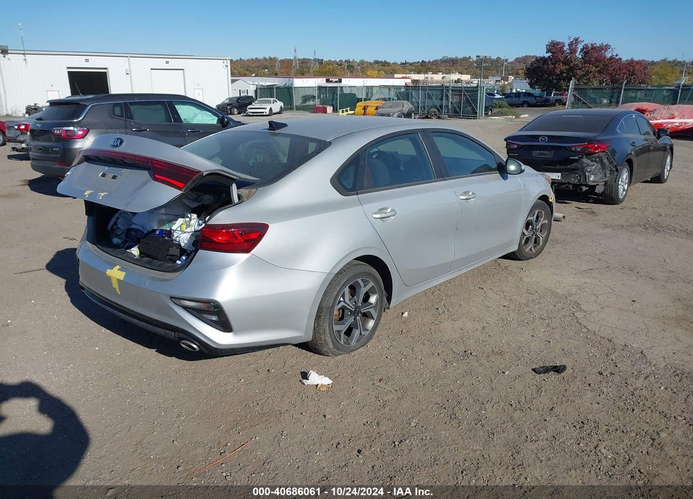 2019 KIA FORTE LXS VIN: 3KPF24AD7KE114052