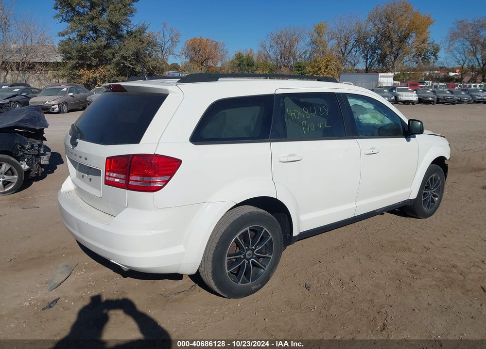2018 DODGE JOURNEY SE VIN: 3C4PDCAB9JT529309