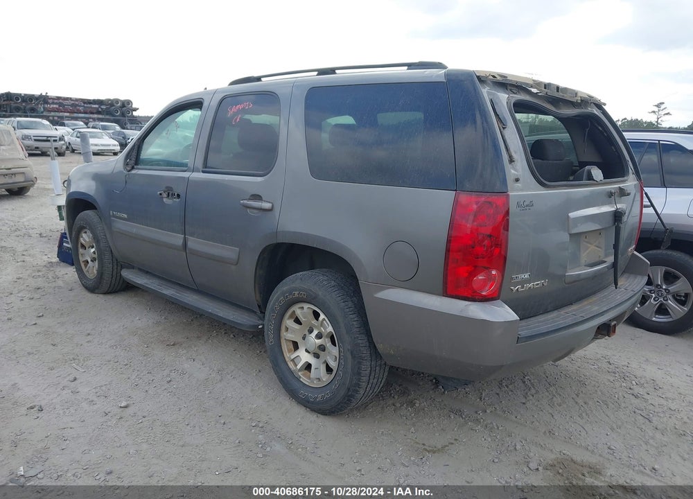 2007 GMC YUKON SLE VIN: 1GKFC13047J301897