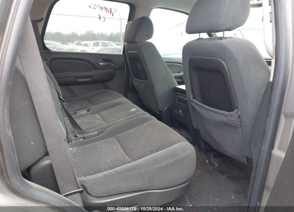 2007 GMC YUKON SLE VIN: 1GKFC13047J301897