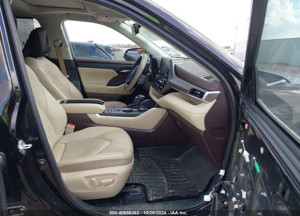 2021 TOYOTA HIGHLANDER XLE VIN: 5TDGZRAH3MS050715