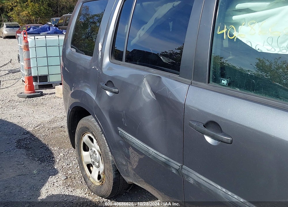2012 HONDA PILOT LX VIN: 5FNYF4H22CB022473