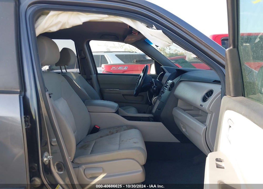 2012 HONDA PILOT LX VIN: 5FNYF4H22CB022473