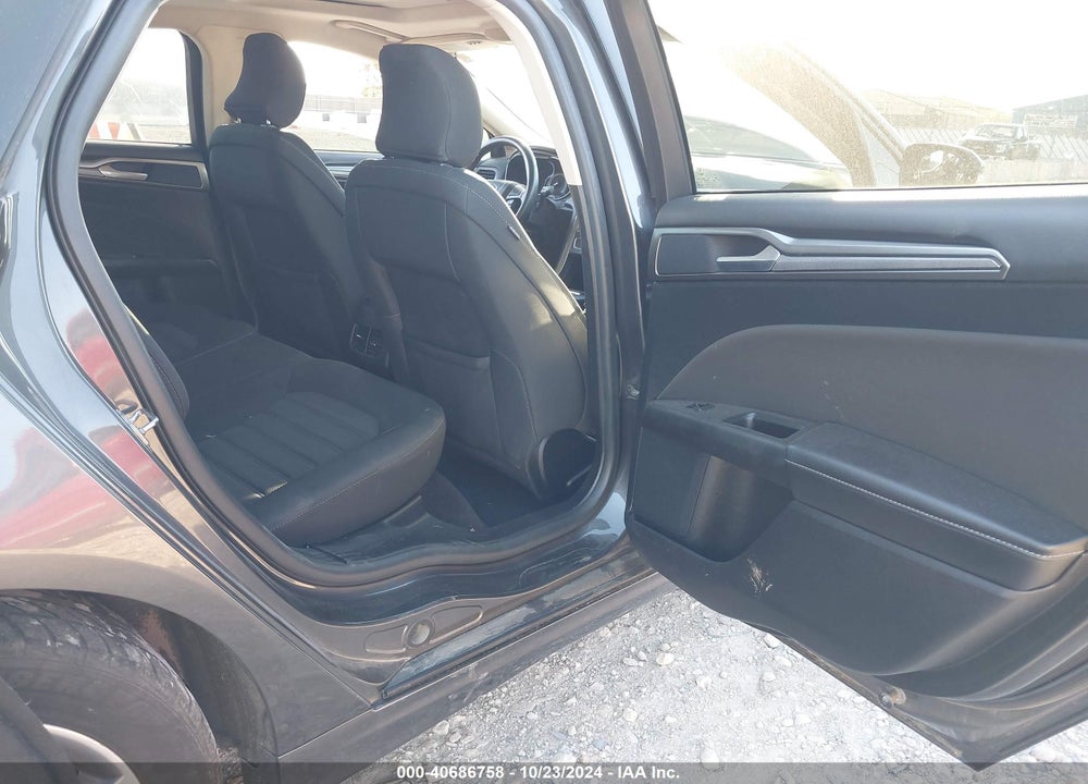 2017 FORD FUSION SE VIN: 3FA6P0H70HR394141