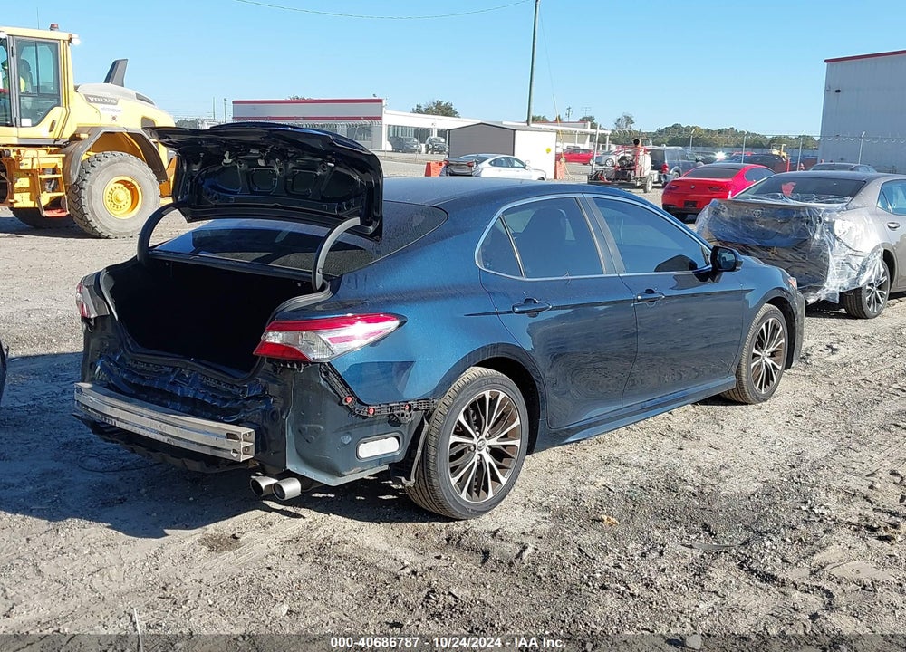 2018 TOYOTA CAMRY SE VIN: 4T1B11HK5JU669601