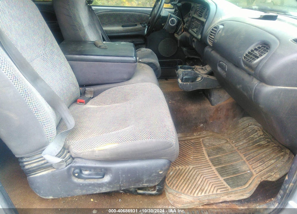 2001 DODGE RAM 1500 ST VIN: 1B7HC13Y81J548373