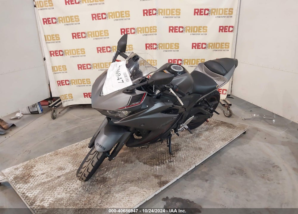 2016 YAMAHA YZFR3 VIN: MH3RH06Y6GK010755