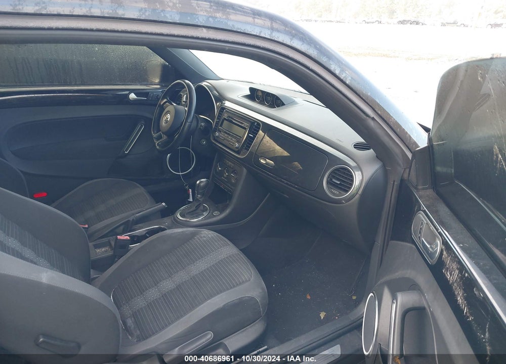 2012 VOLKSWAGEN BEETLE 2.0T TURBO VIN: 3VWVA7AT6CM642564