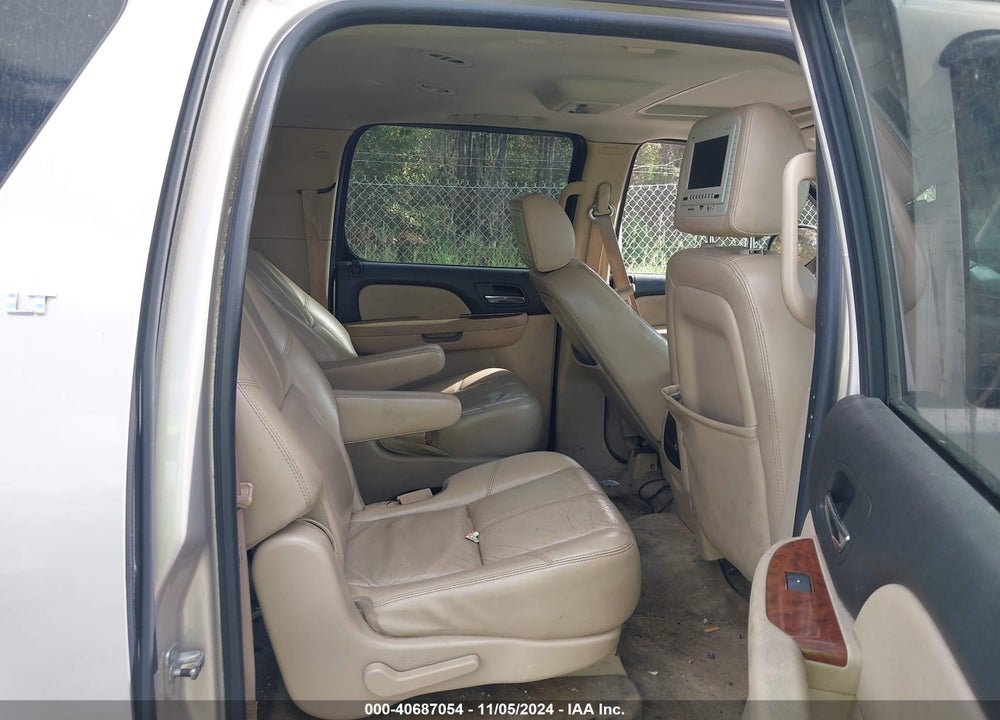 2007 CHEVROLET SUBURBAN 1500 LT VIN: 3GNFK16377G115591