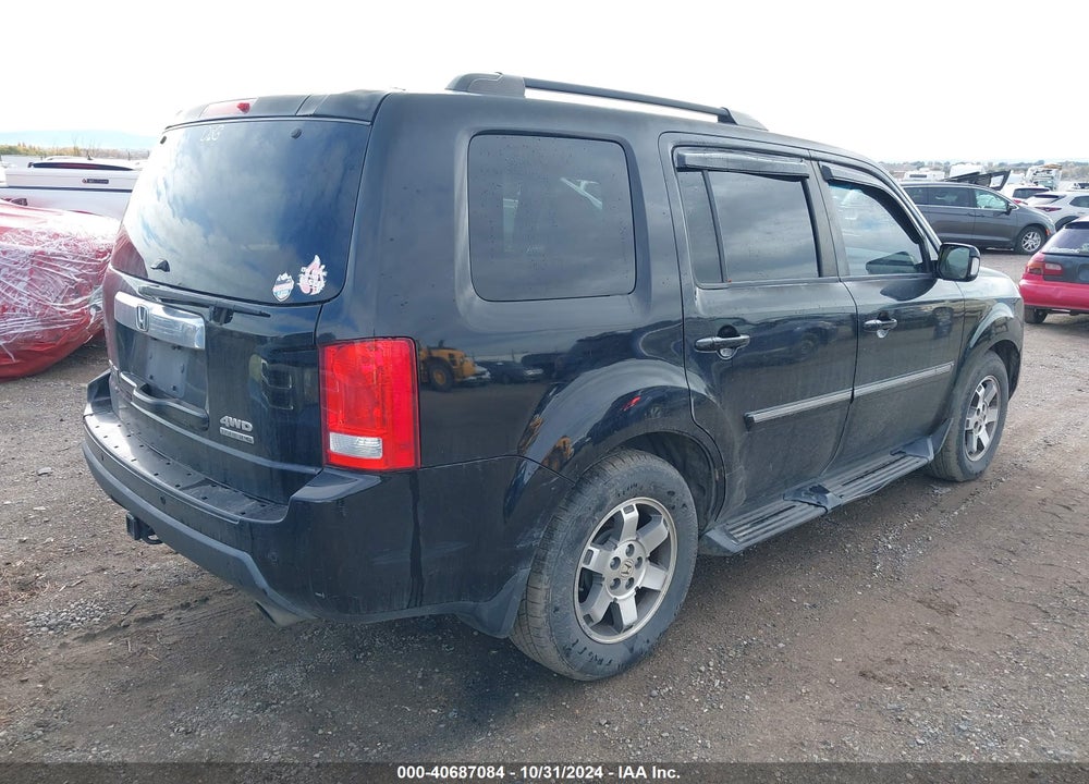 2011 HONDA PILOT TOURING VIN: 5FNYF4H95BB053857