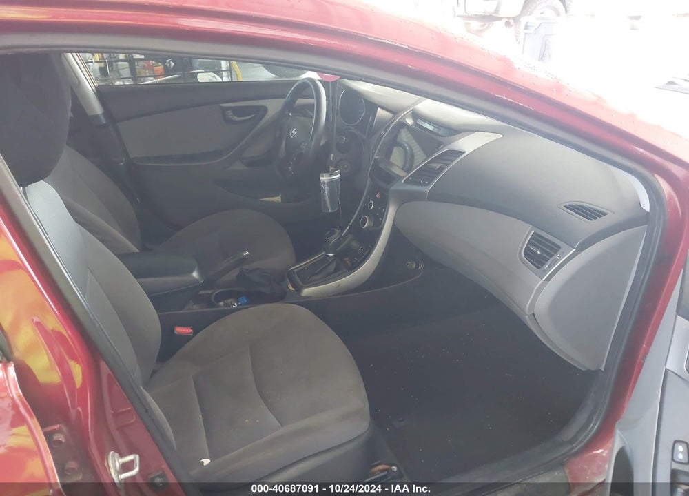 2015 HYUNDAI ELANTRA VIN: 5NPDH4AE8FH646071