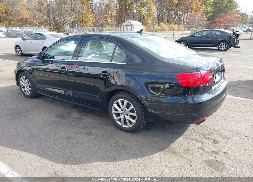 2013 VOLKSWAGEN JETTA 2.5L SE VIN: 3VWDP7AJ8DM380833