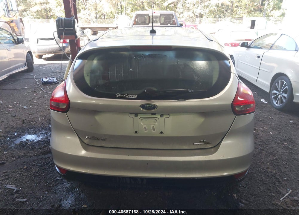2015 FORD FOCUS SE VIN: 1FADP3K23FL295041