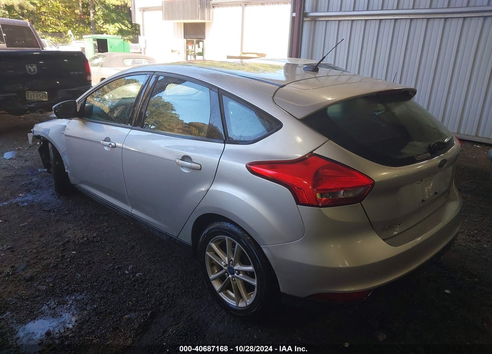 2015 FORD FOCUS SE VIN: 1FADP3K23FL295041