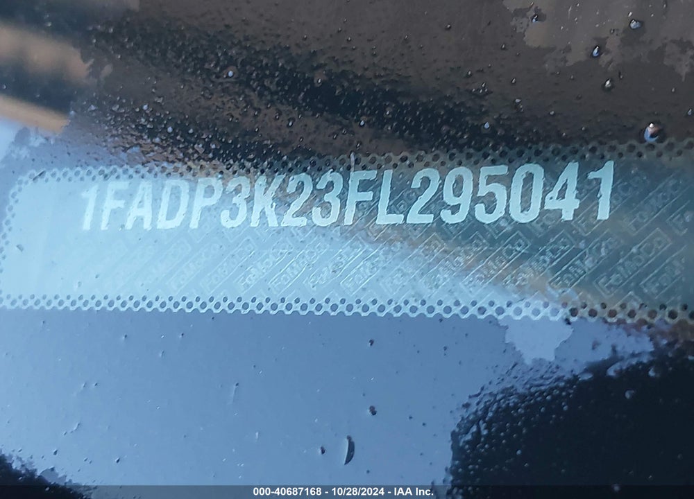 2015 FORD FOCUS SE VIN: 1FADP3K23FL295041