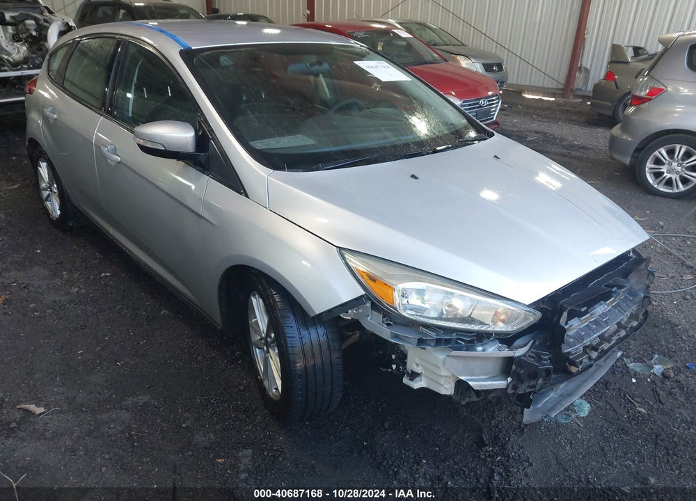 2015 FORD FOCUS SE VIN: 1FADP3K23FL295041