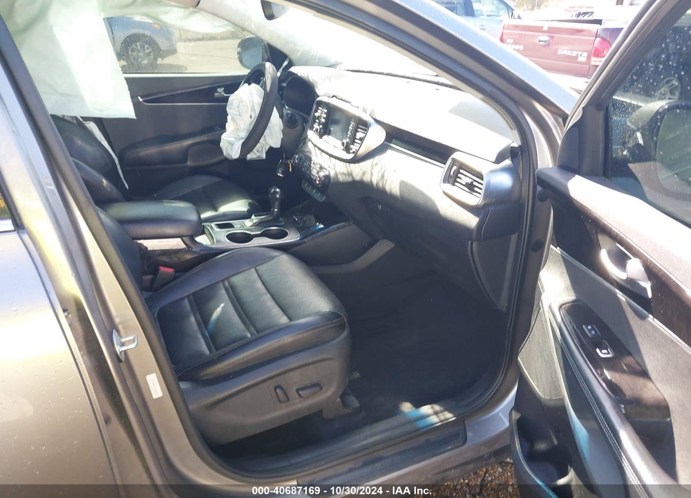 2018 KIA SORENTO 3.3L EX VIN: 5XYPHDA5XJG430378