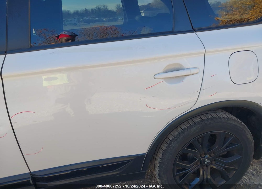 2018 MITSUBISHI OUTLANDER LE VIN: JA4AZ3A37JZ051989