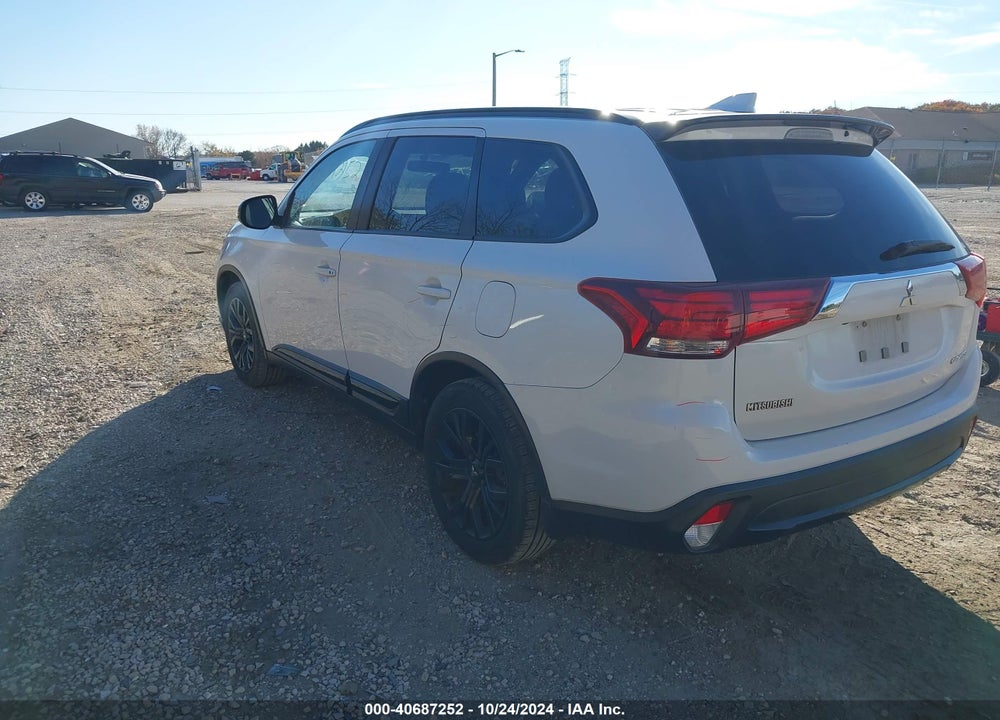 2018 MITSUBISHI OUTLANDER LE VIN: JA4AZ3A37JZ051989