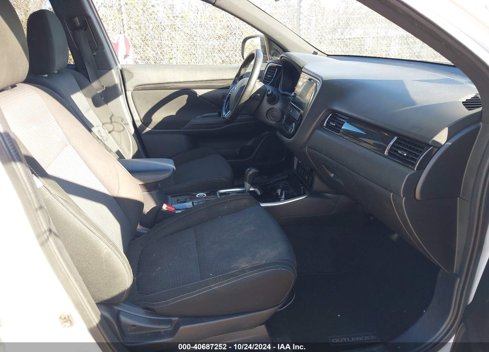 2018 MITSUBISHI OUTLANDER LE VIN: JA4AZ3A37JZ051989