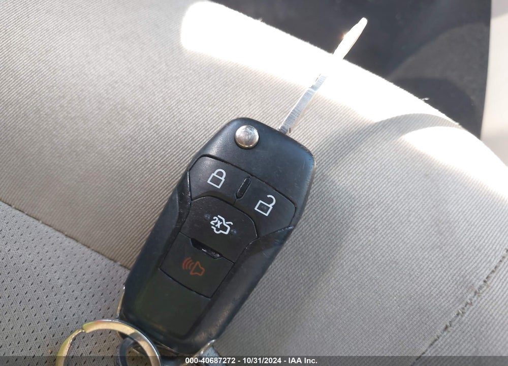 2015 FORD FUSION SE VIN: 3FA6P0H76FR285180