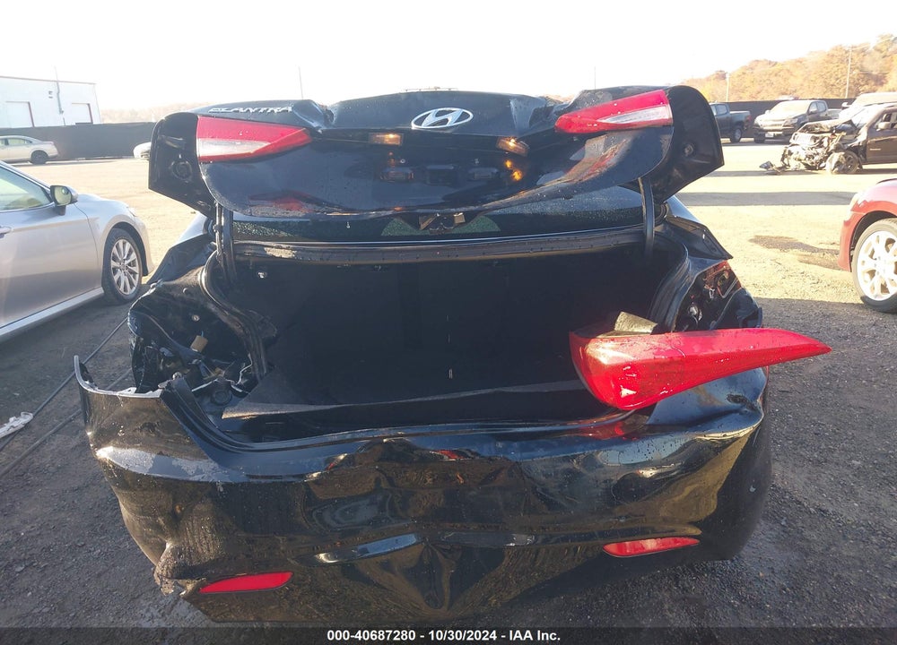2013 HYUNDAI ELANTRA GLS VIN: KMHDH4AE4DU011282