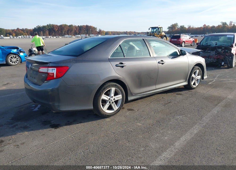 2014 TOYOTA CAMRY SE VIN: 4T1BF1FK1EU390933