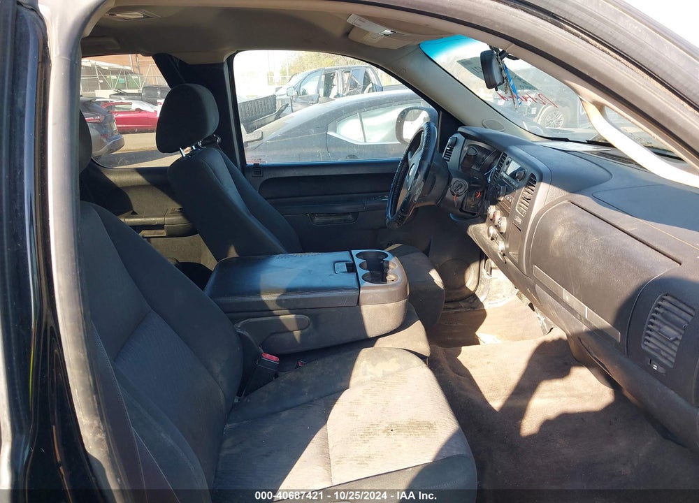 2013 CHEVROLET SILVERADO 1500 LT VIN: 1GCRKSE75DZ306776