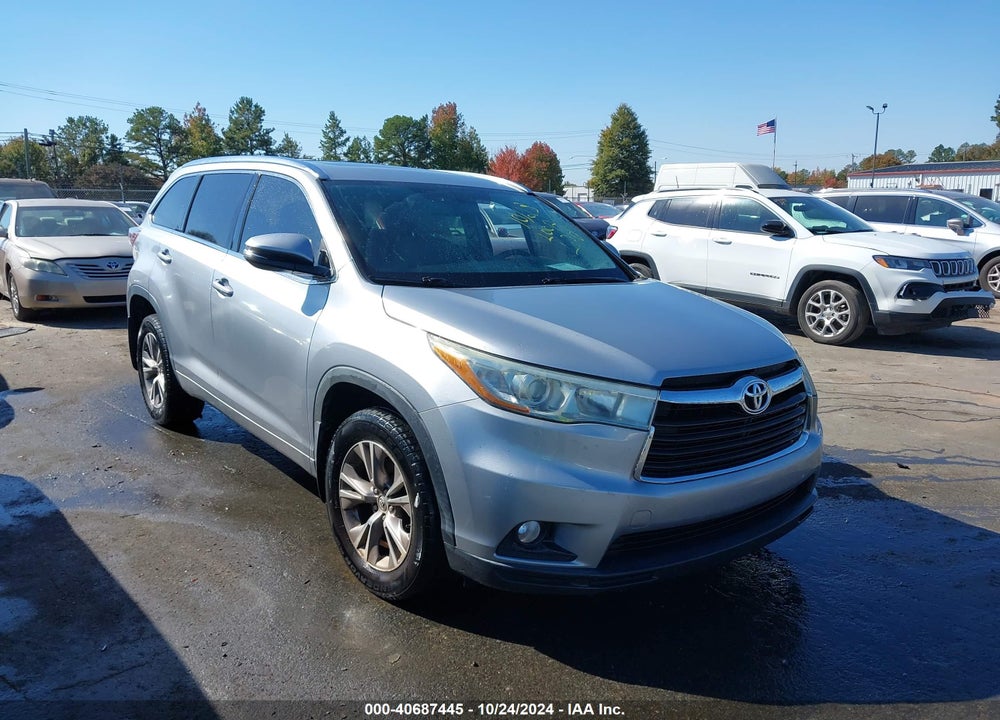 2015 TOYOTA HIGHLANDER XLE V6 VIN: 5TDJKRFH9FS201143