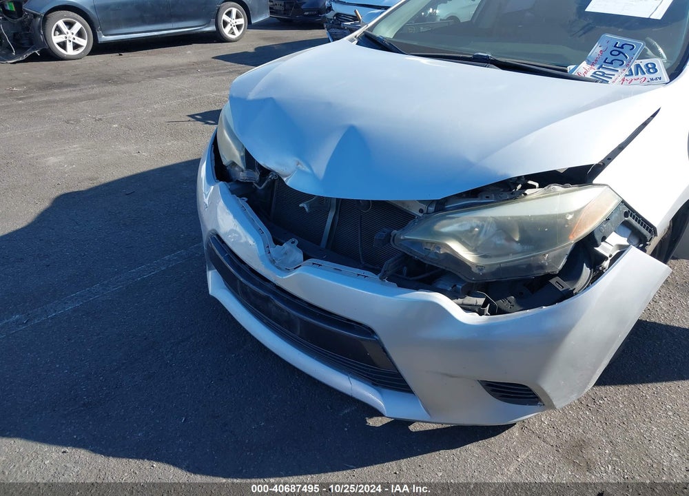 2015 TOYOTA COROLLA LE VIN: 5YFBURHE8FP299642