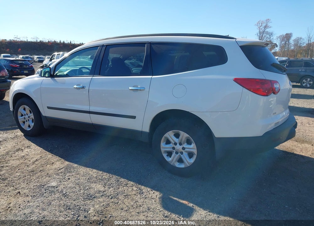 2011 CHEVROLET TRAVERSE LS VIN: 1GNKVFED0BJ205816