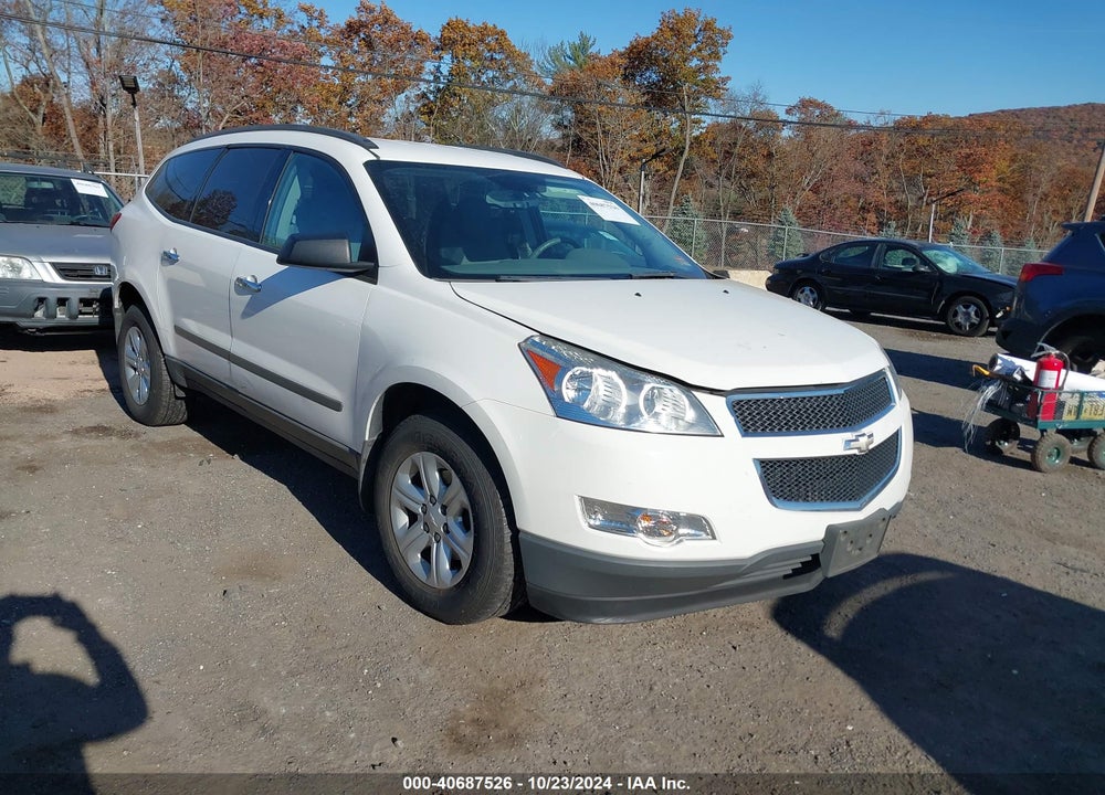 2011 CHEVROLET TRAVERSE LS VIN: 1GNKVFED0BJ205816