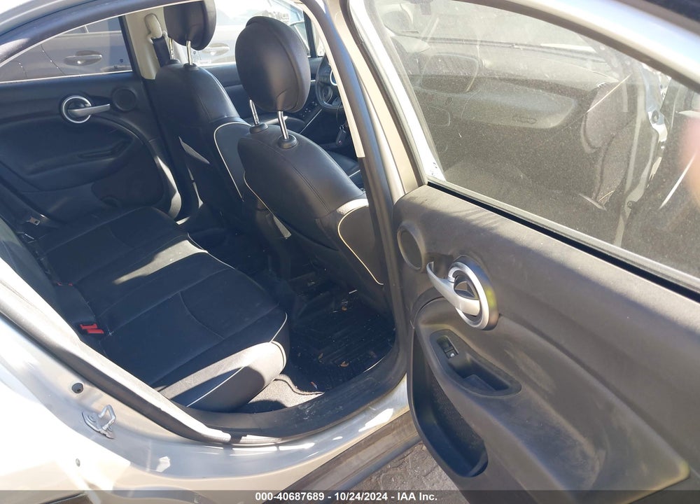2017 FIAT 500X LOUNGE AWD VIN: ZFBCFYDB6HP601103
