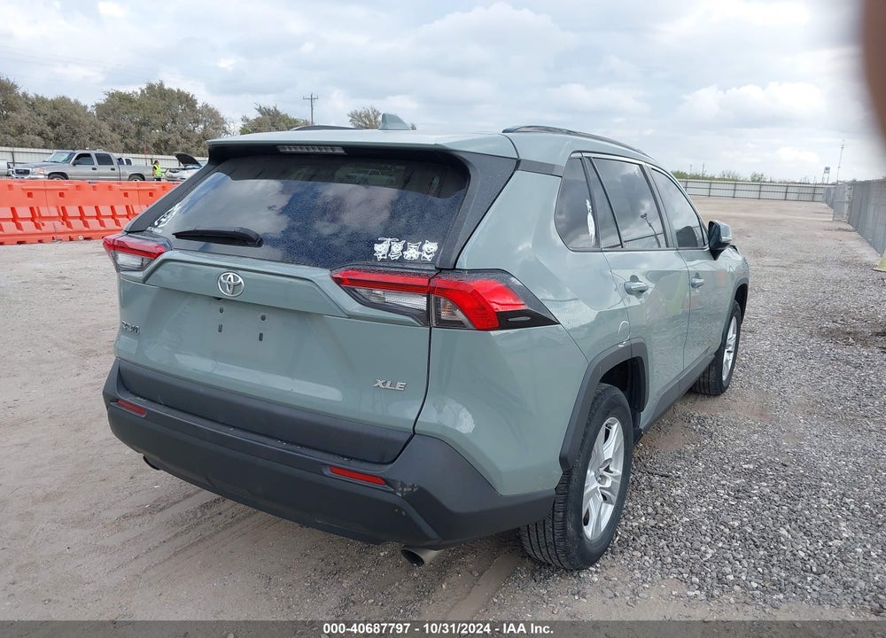 2021 TOYOTA RAV4 XLE VIN: 2T3W1RFV1MC085951